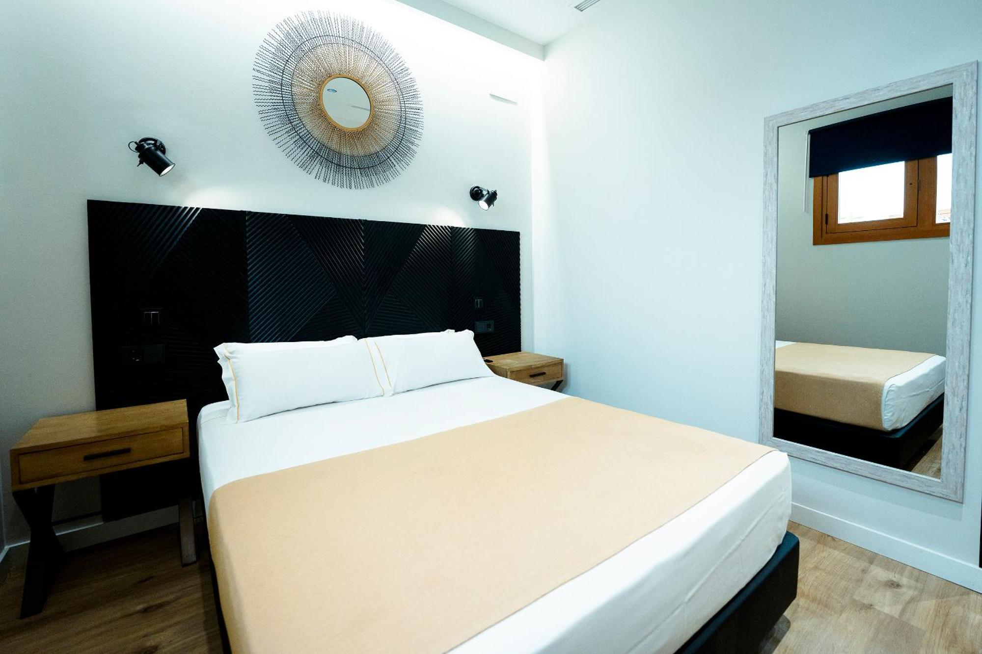 Aparthotel Luz De Gades - Suites Spa Gym - Adults Only Kadyks Zewnętrze zdjęcie